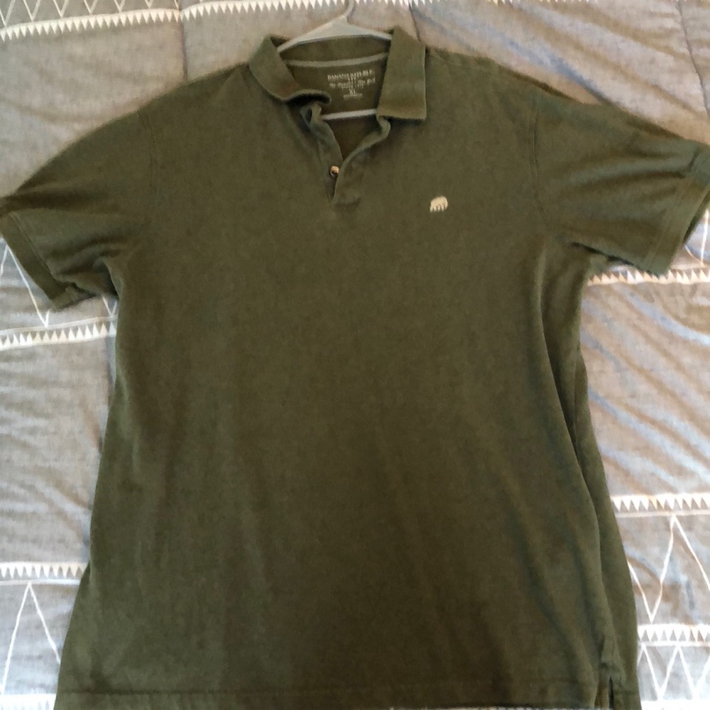 Banana republic XL polo. Excellent condition. Only worn 3 times.